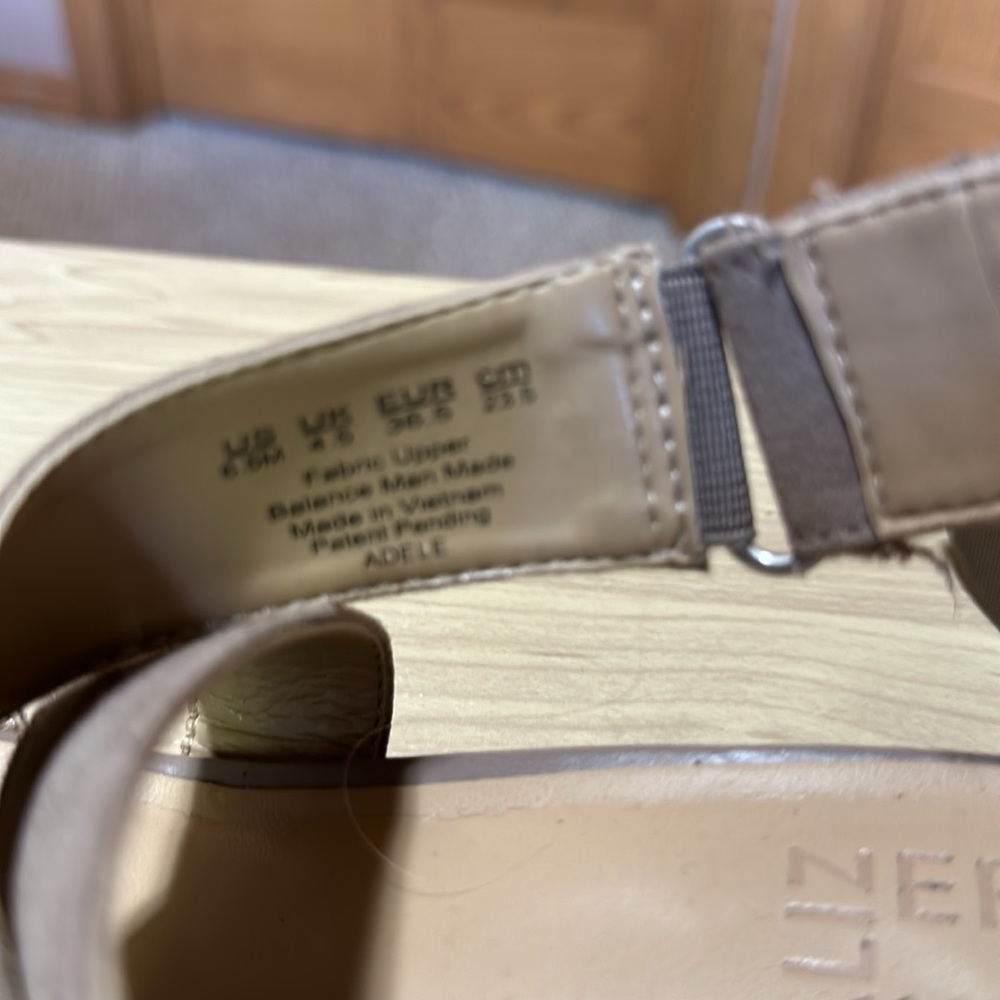 Naturalizer Sandals - Picture 4 of 7